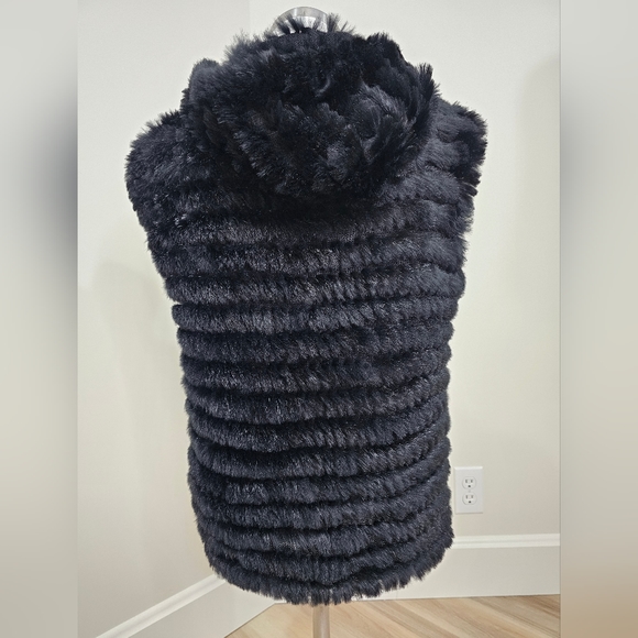 Black Saks Fifth Avenue Fur Vest M/L - Picture 6 of 11